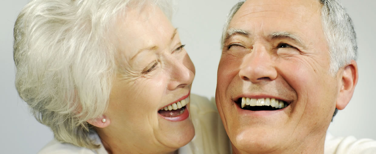 Kronen-Brücken und ästhetische Prothesen Kronen-Brücken und ästhetische Prothesen